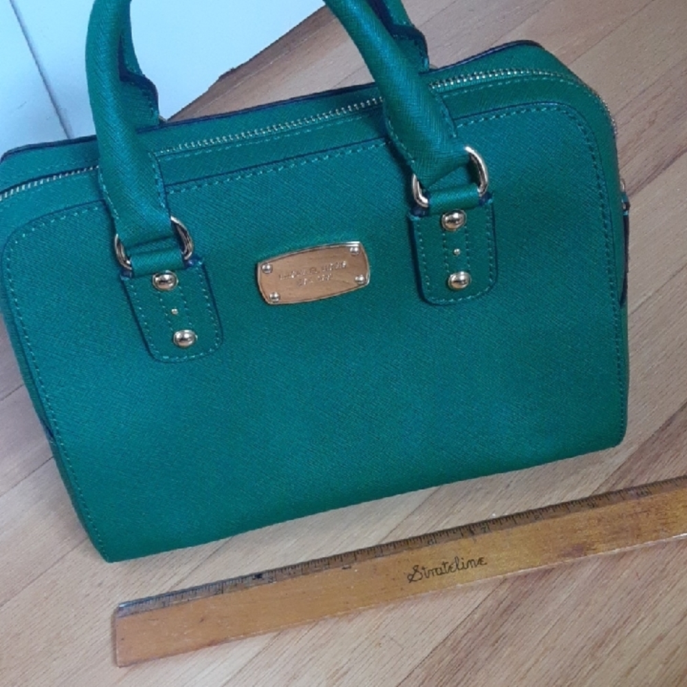 Michael Kors Green Saffiano Dome Satchel with Gold Hardware - Picture 3 of 12